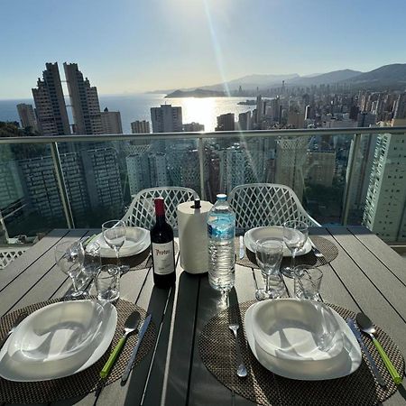 Highrise Apartment With Stunning Views From Private Balcony 85 베니돔 외부 사진
