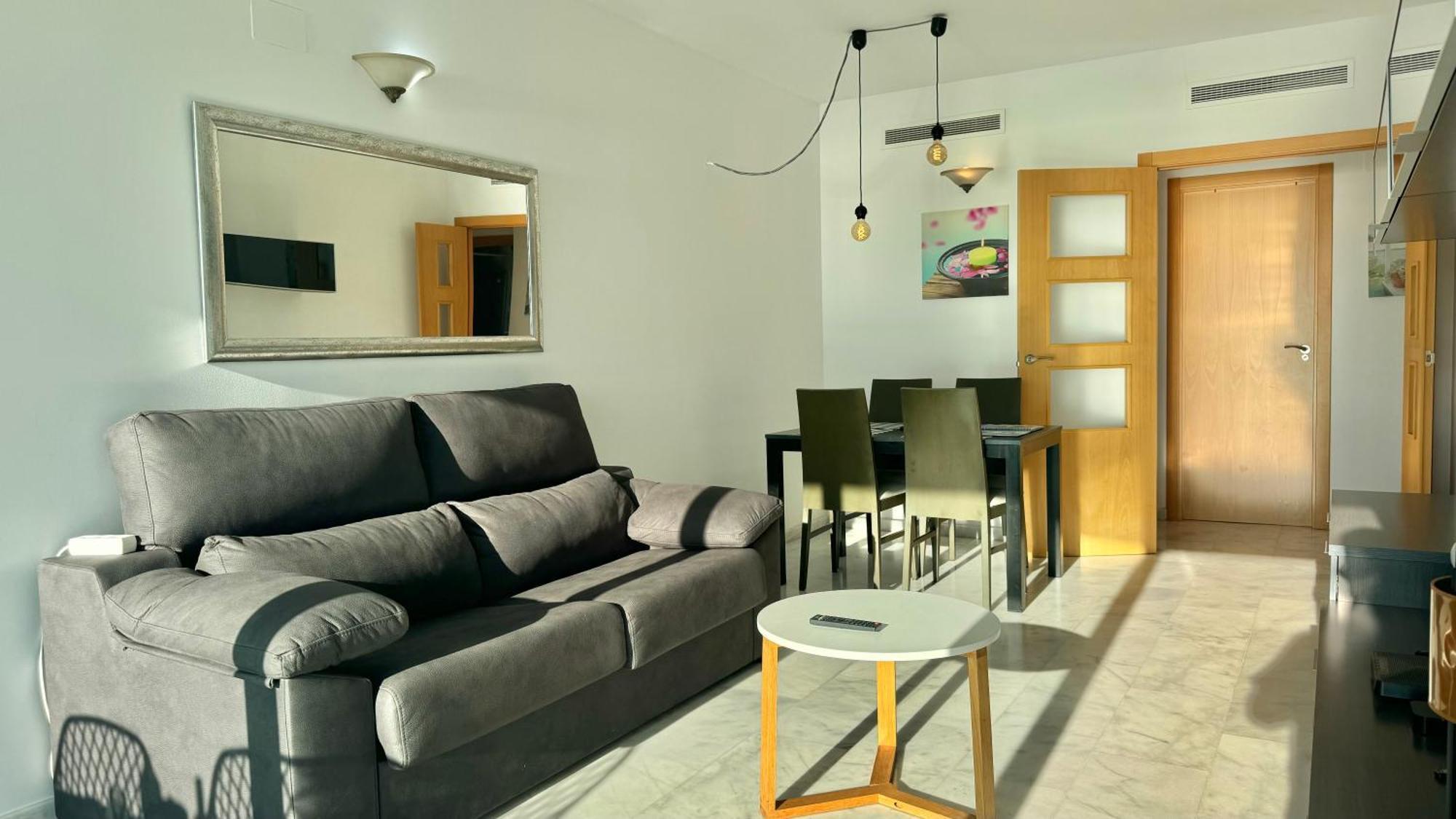 Highrise Apartment With Stunning Views From Private Balcony 85 베니돔 외부 사진