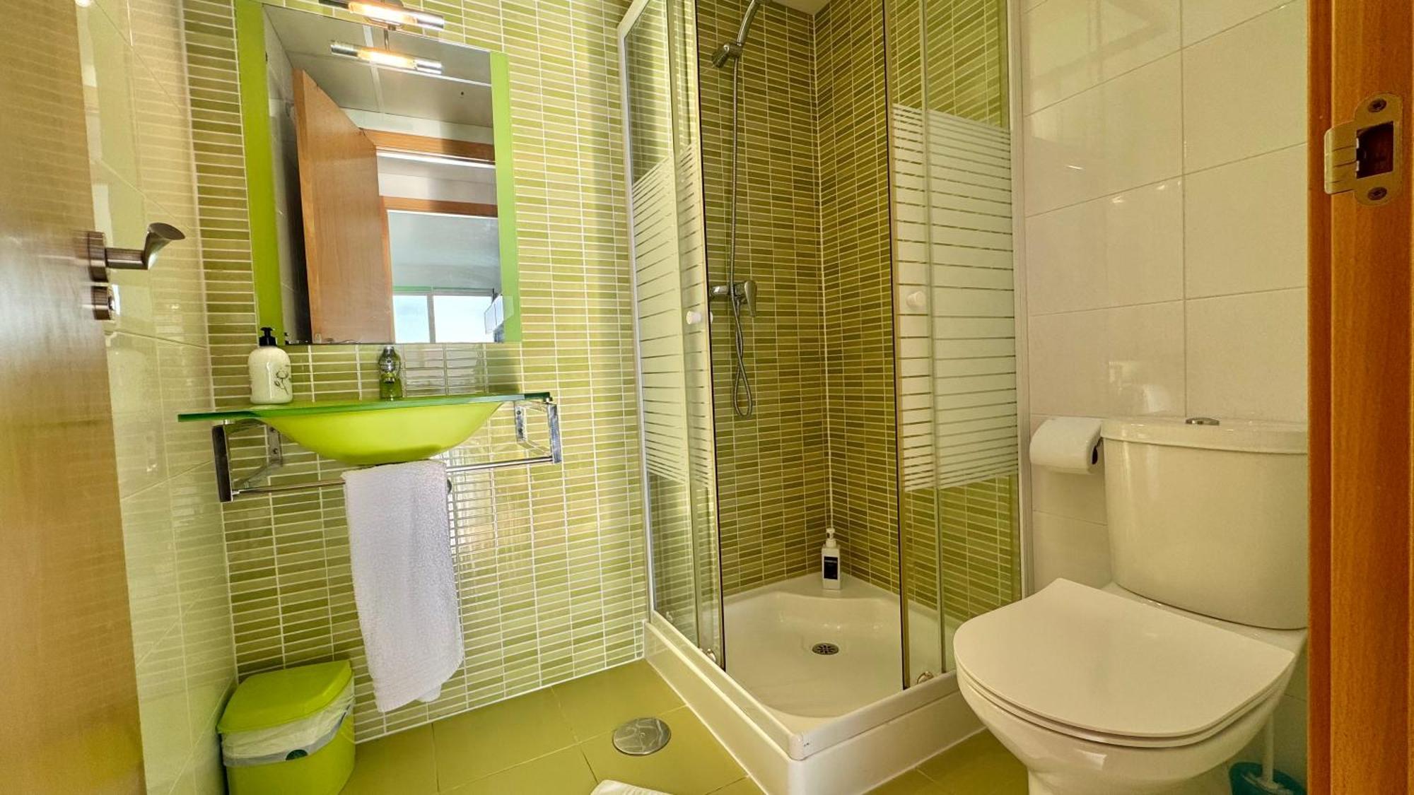 Highrise Apartment With Stunning Views From Private Balcony 85 베니돔 외부 사진